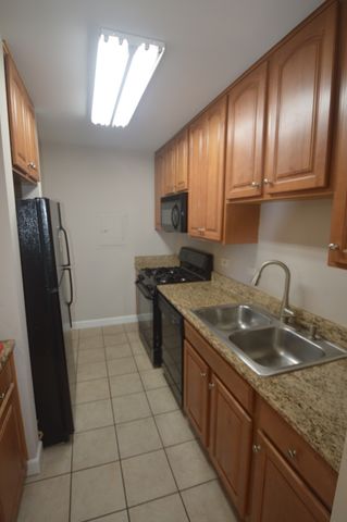 902 W Alleghany Drive 2A, Arlington Heights, IL 60004