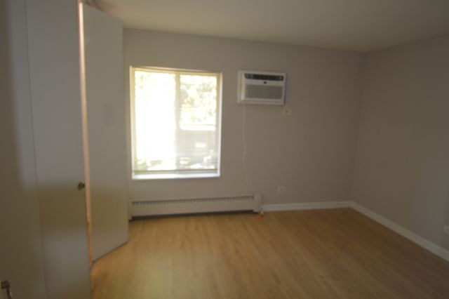 902 W Alleghany Drive 2A, Arlington Heights, IL 60004