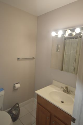 902 W Alleghany Drive 2A, Arlington Heights, IL 60004