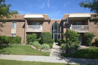 902 W Alleghany Drive 2A, Arlington Heights, IL 60004