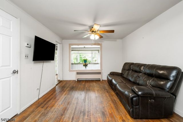 526 Grand Ave, Hackettstown Town, NJ 07840