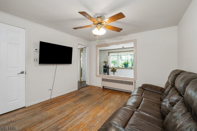 526 Grand Ave, Hackettstown Town, NJ 07840