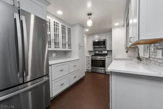 526 Grand Ave, Hackettstown Town, NJ 07840