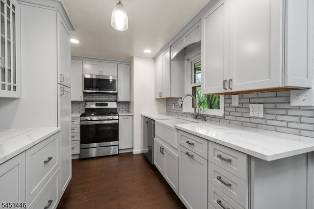 526 Grand Ave, Hackettstown Town, NJ 07840
