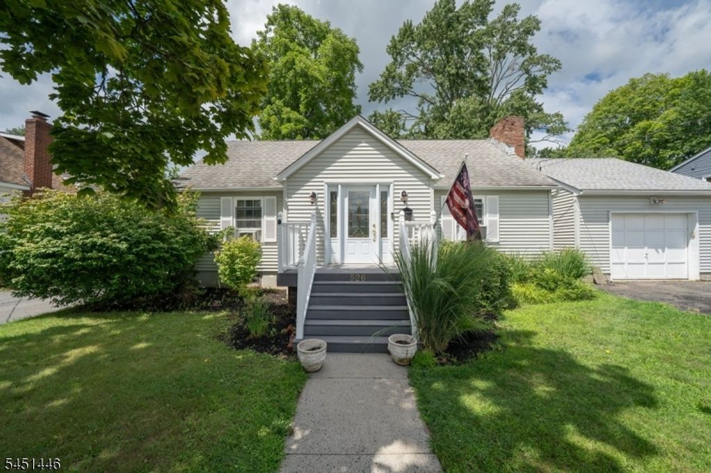 526 Grand Ave, Hackettstown Town, NJ 07840