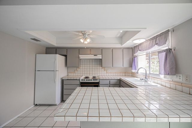 15 E Carter Drive, Tempe, AZ 85282