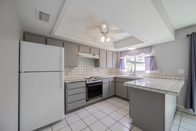 15 E Carter Drive, Tempe, AZ 85282