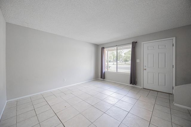15 E Carter Drive, Tempe, AZ 85282
