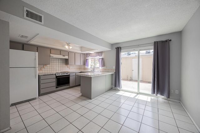 15 E Carter Drive, Tempe, AZ 85282