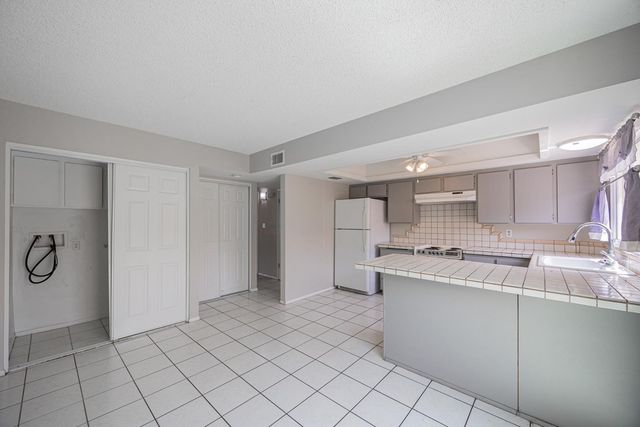 15 E Carter Drive, Tempe, AZ 85282