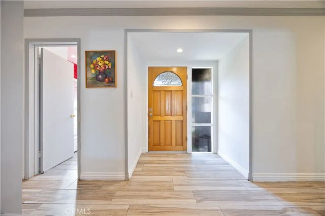 20363 Roscoe, Winnetka, CA 91306