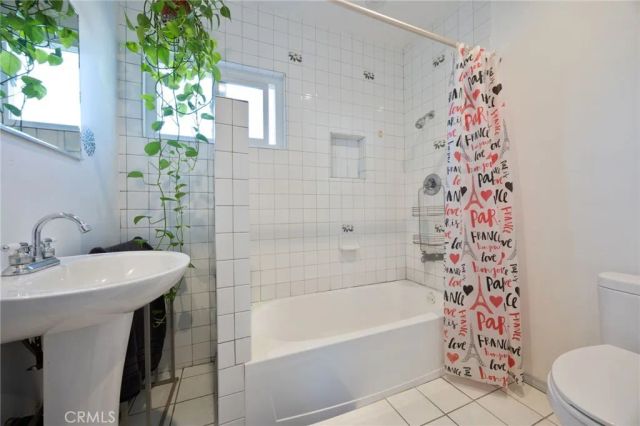 20363 Roscoe, Winnetka, CA 91306