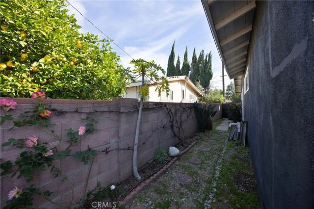 20363 Roscoe, Winnetka, CA 91306