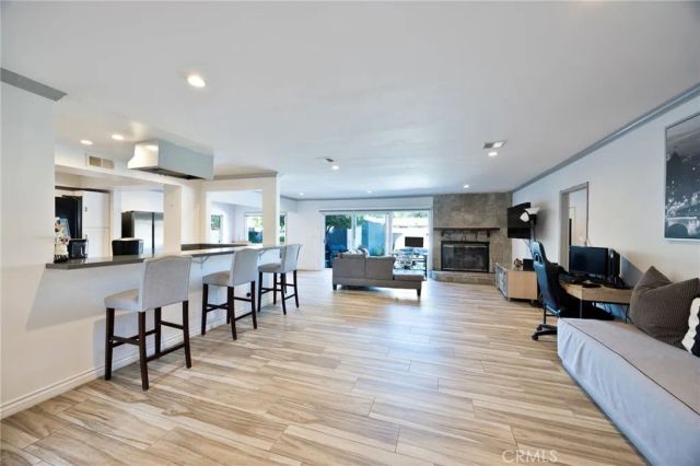 20363 Roscoe, Winnetka, CA 91306