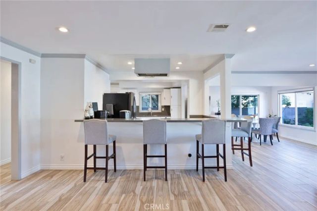 20363 Roscoe, Winnetka, CA 91306