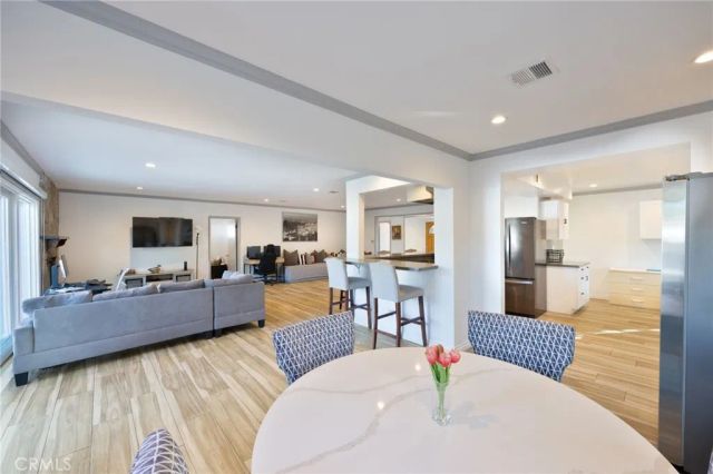 20363 Roscoe, Winnetka, CA 91306