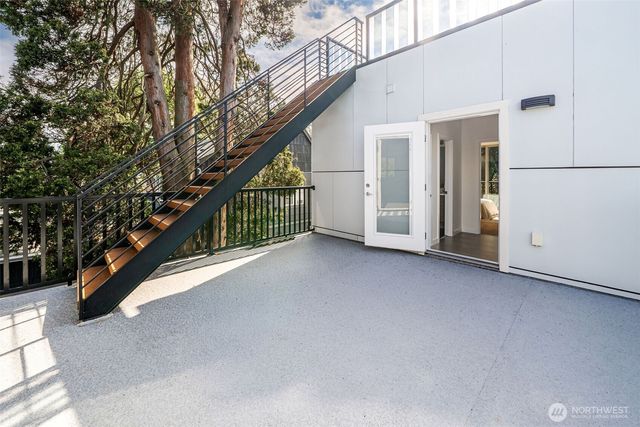 6320 36th Avenue SW, Seattle, WA 98126
