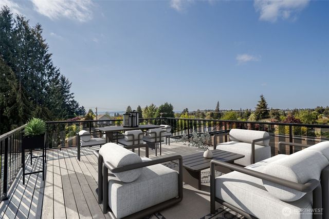 6320 36th Avenue SW, Seattle, WA 98126