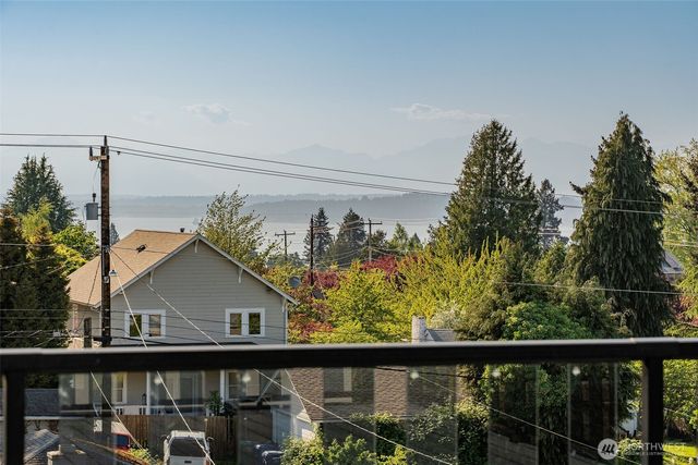 6320 36th Avenue SW, Seattle, WA 98126