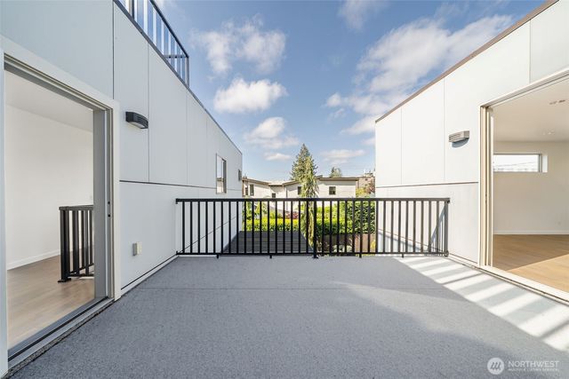 6320 36th Avenue SW, Seattle, WA 98126