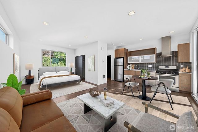 6320 36th Avenue SW, Seattle, WA 98126