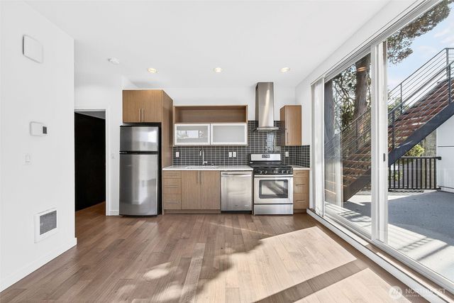 6320 36th Avenue SW, Seattle, WA 98126