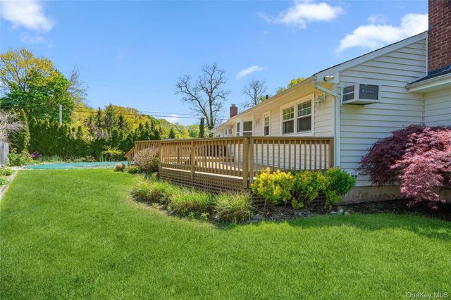 14 Harbor Lane, Glen Head, NY 11545