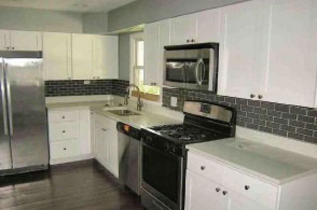 18864 Greenbay Avenue, Lansing, IL 60438