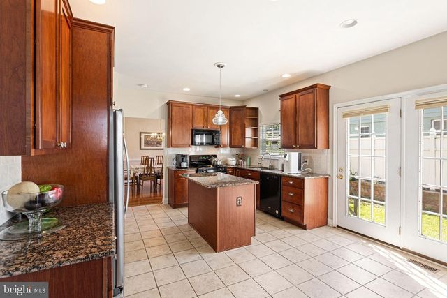 12046 SEWELL RD, Philadelphia, PA 19116