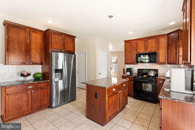 12046 SEWELL RD, Philadelphia, PA 19116
