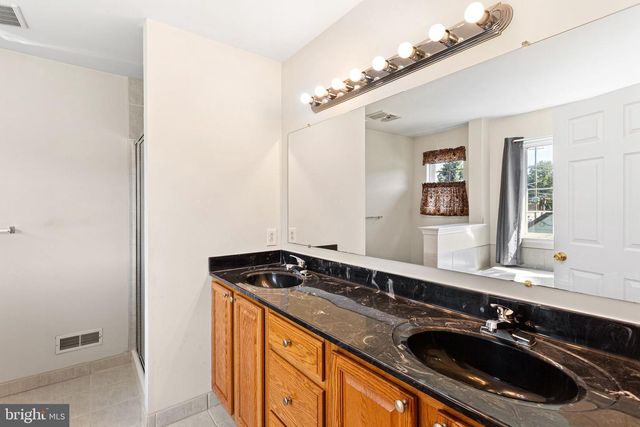 12046 SEWELL RD, Philadelphia, PA 19116