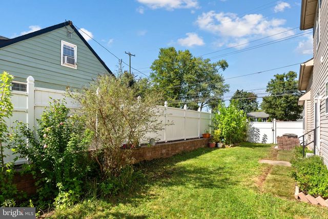 12046 SEWELL RD, Philadelphia, PA 19116