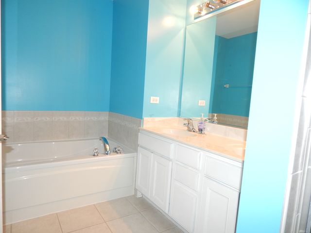 5612 Wildspring Drive, Lake In The Hills, IL 60156