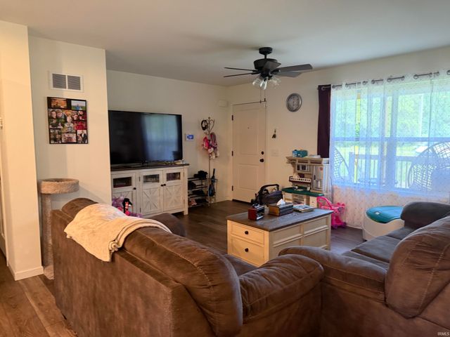 11603 E Blue Jay Court, Springville, IN 47462