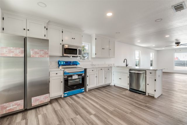 5728 Wilkes Drive, Fort Worth, TX 76119