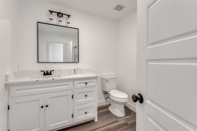 5728 Wilkes Drive, Fort Worth, TX 76119
