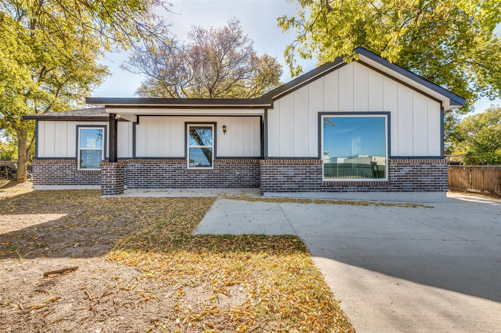 5728 Wilkes Drive, Fort Worth, TX 76119