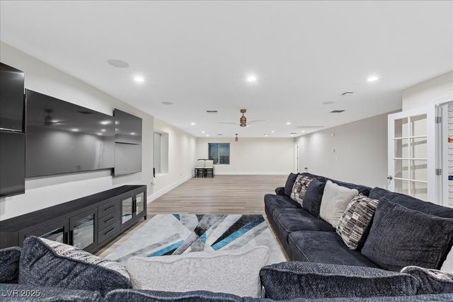 225 Saint Elmo Circle, Las Vegas, NV 89123