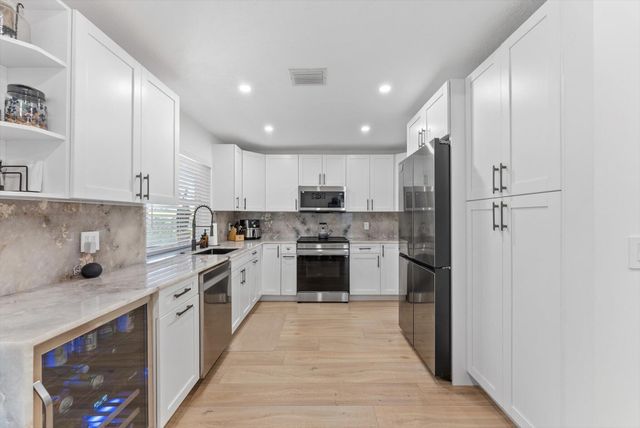 1651 NW 106th Way, Coral Springs, FL 33071