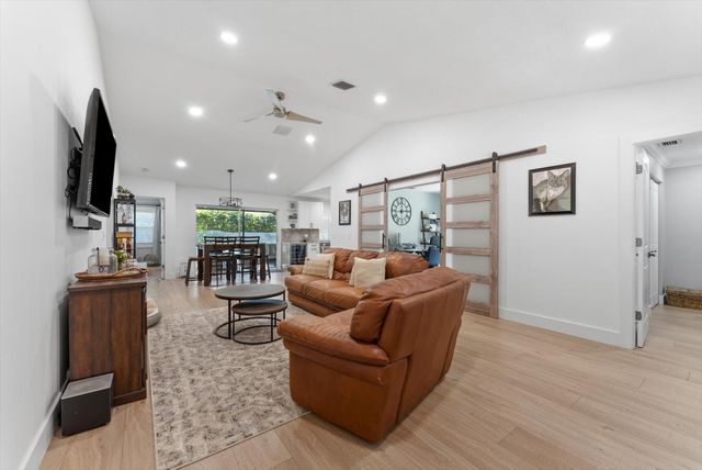 1651 NW 106th Way, Coral Springs, FL 33071