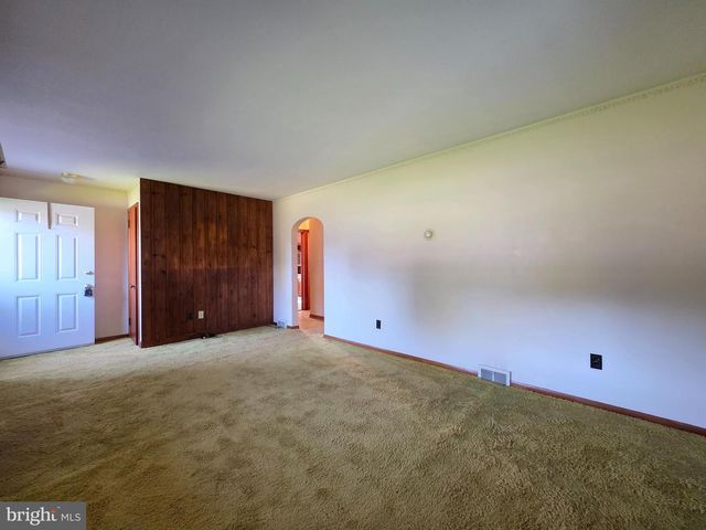 12 W LANCASTER AVE, Denver, PA 17517
