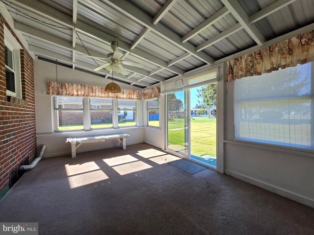12 W LANCASTER AVE, Denver, PA 17517