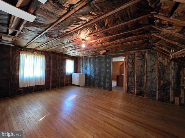 12 W LANCASTER AVE, Denver, PA 17517