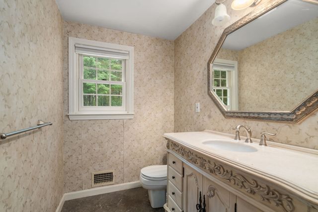 11 Summit Road, Southborough, MA 01772