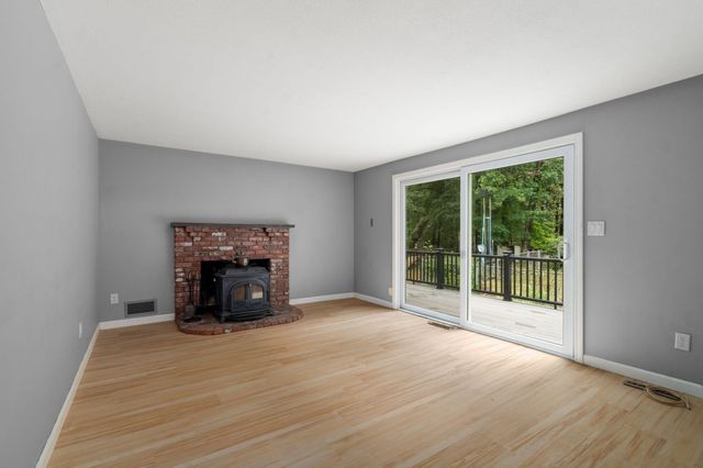 11 Summit Road, Southborough, MA 01772