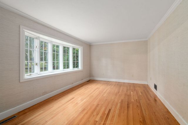 11 Summit Road, Southborough, MA 01772
