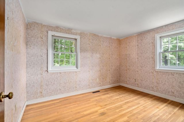 11 Summit Road, Southborough, MA 01772