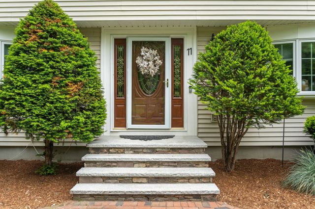 11 Summit Road, Southborough, MA 01772