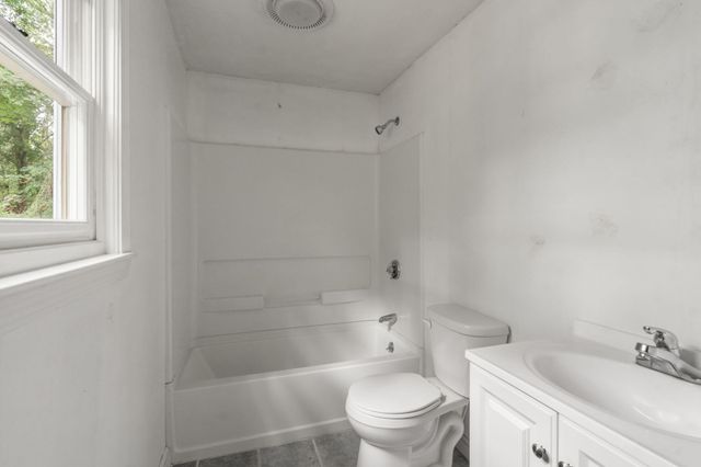 11 Summit Road, Southborough, MA 01772