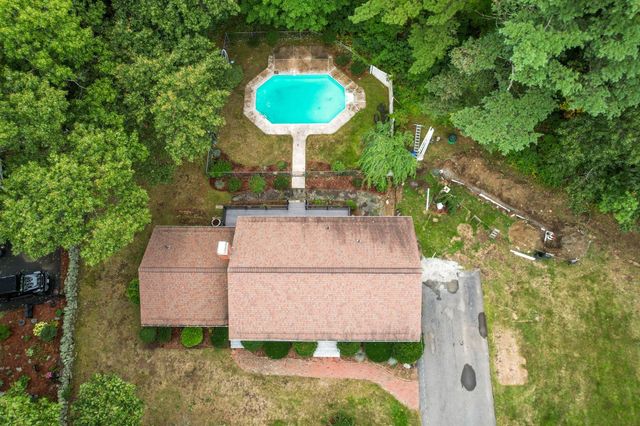 11 Summit Road, Southborough, MA 01772